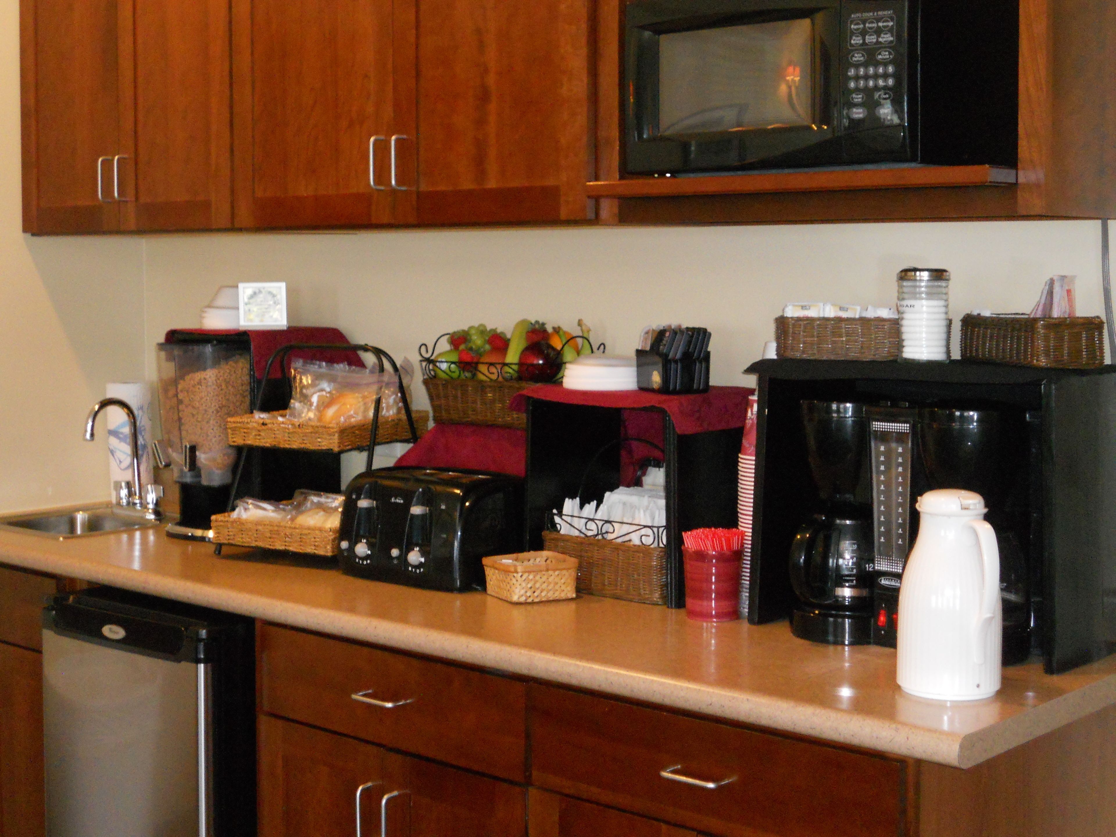 Free continental breakfast 