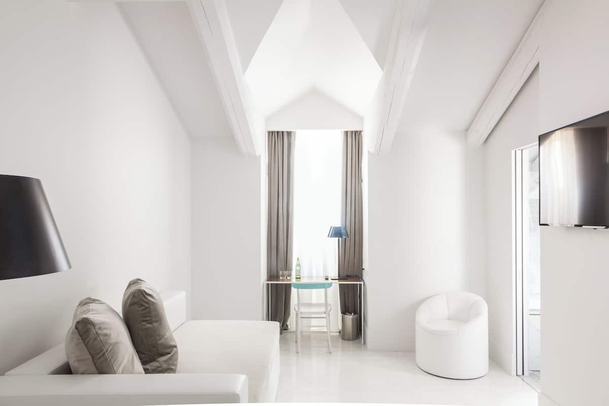 Junior Suite, Terrace, Courtyard View | Pemandangan dari bilik