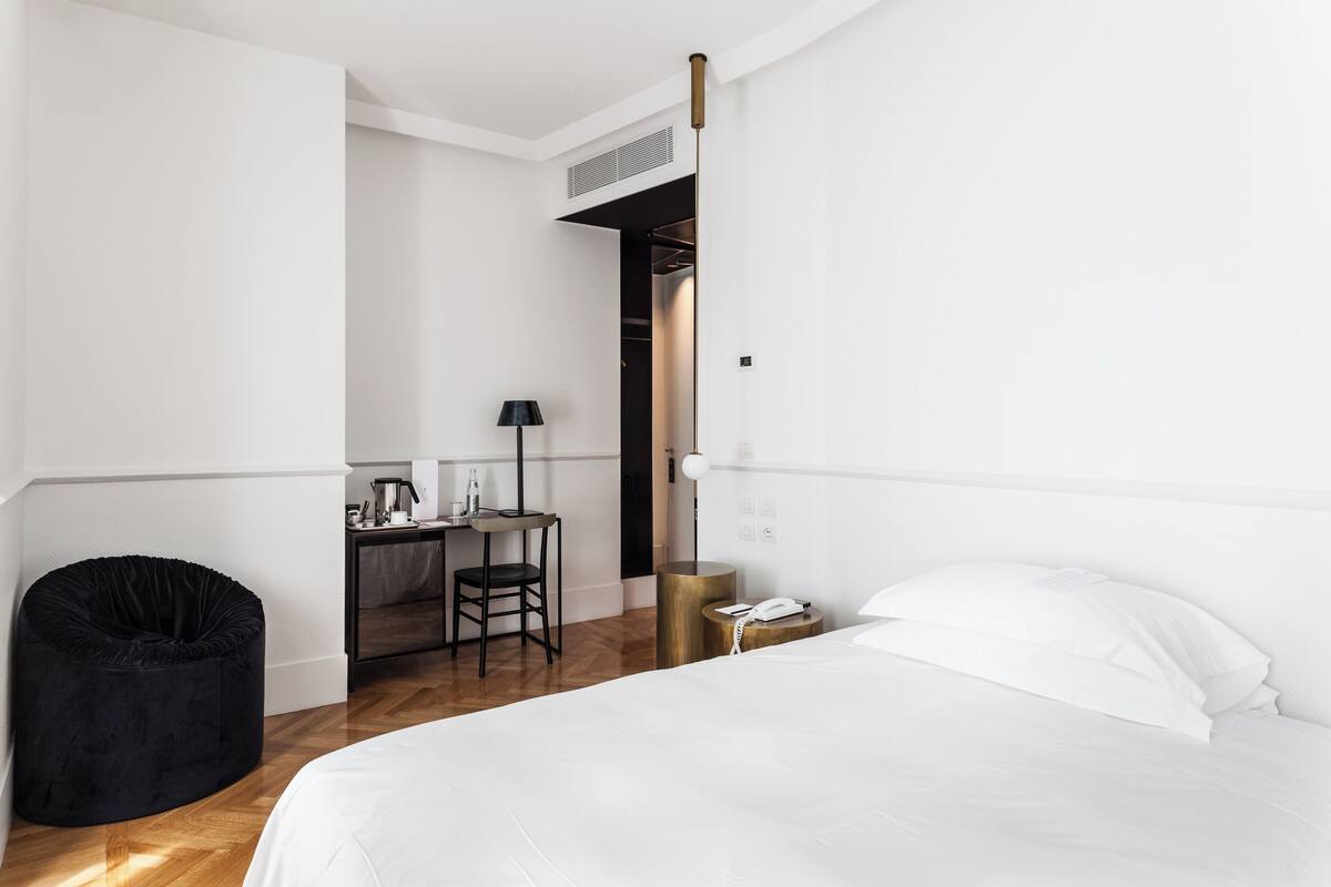 Habitació clàssica, 1 llit individual | Roba de llit d'alta qualitat, cobrellits i minibar 