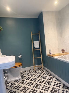 Signature Plus Room | Bathroom