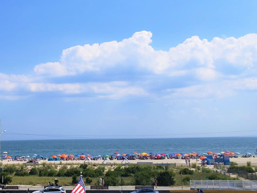 Utsikt mot strand/hav