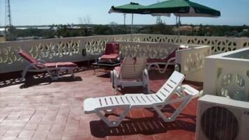 Sundeck
