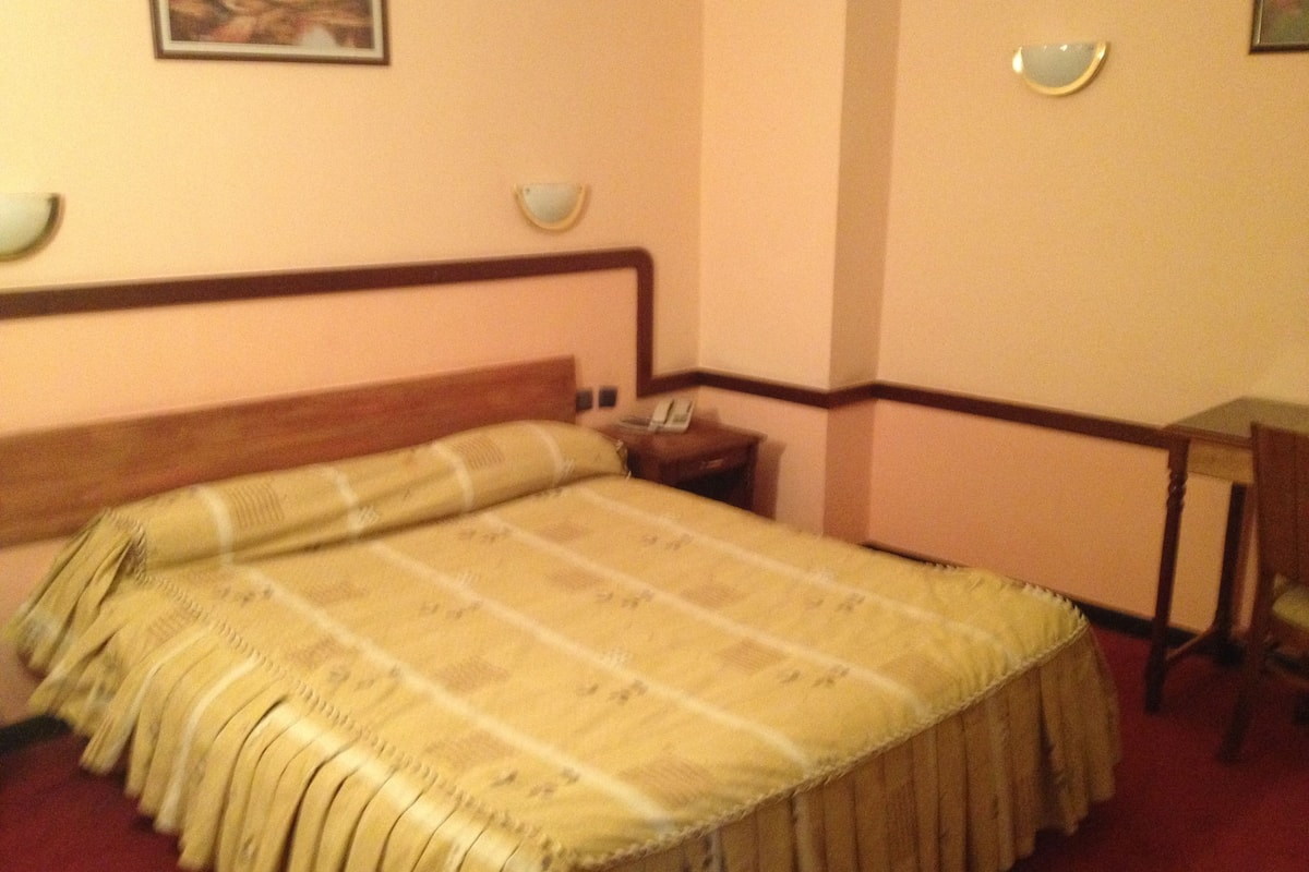 minibar, desk, free cots/infant beds, free wifi