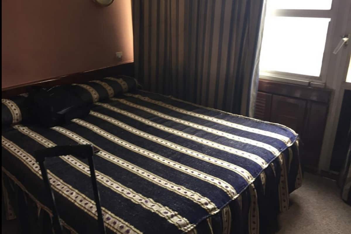 standard room | minibar, desk, free cots/infant beds, free wifi