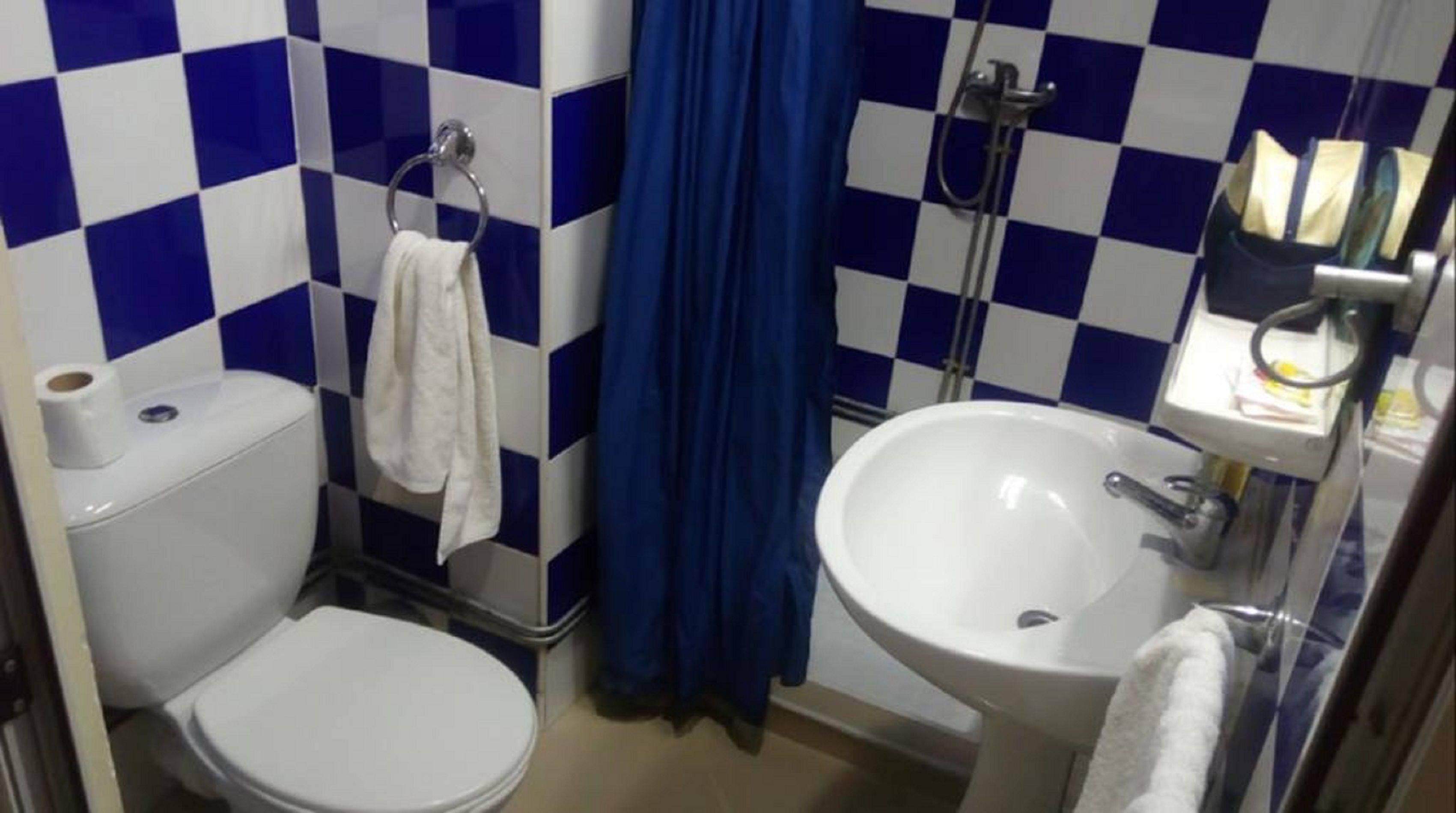 double room | bathroom | shower, free toiletries, hair dryer, towels