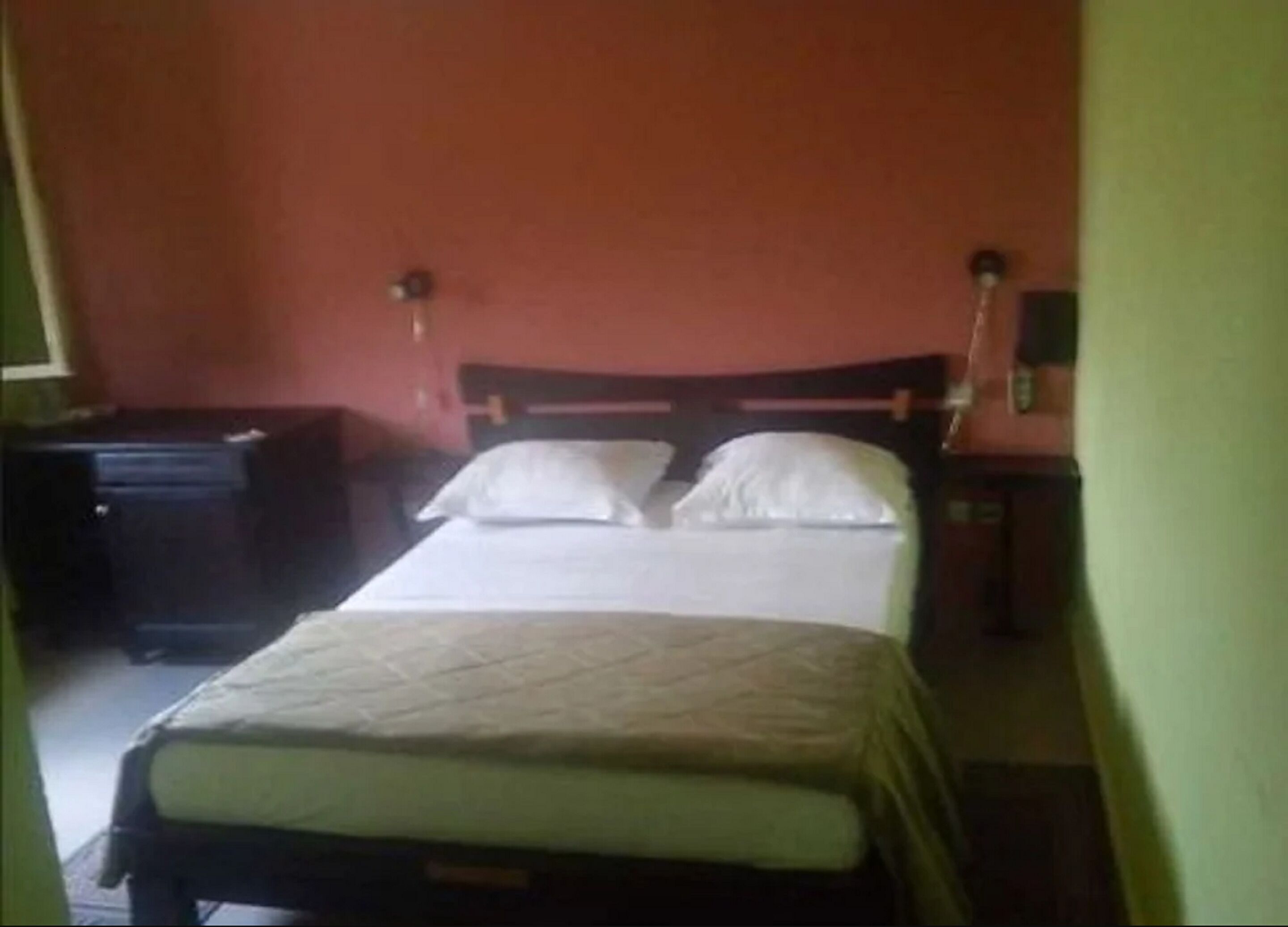 double room | premium bedding, desk, iron/ironing board, free wifi