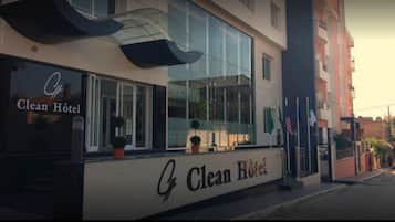 Fachada del alojamiento - Noche