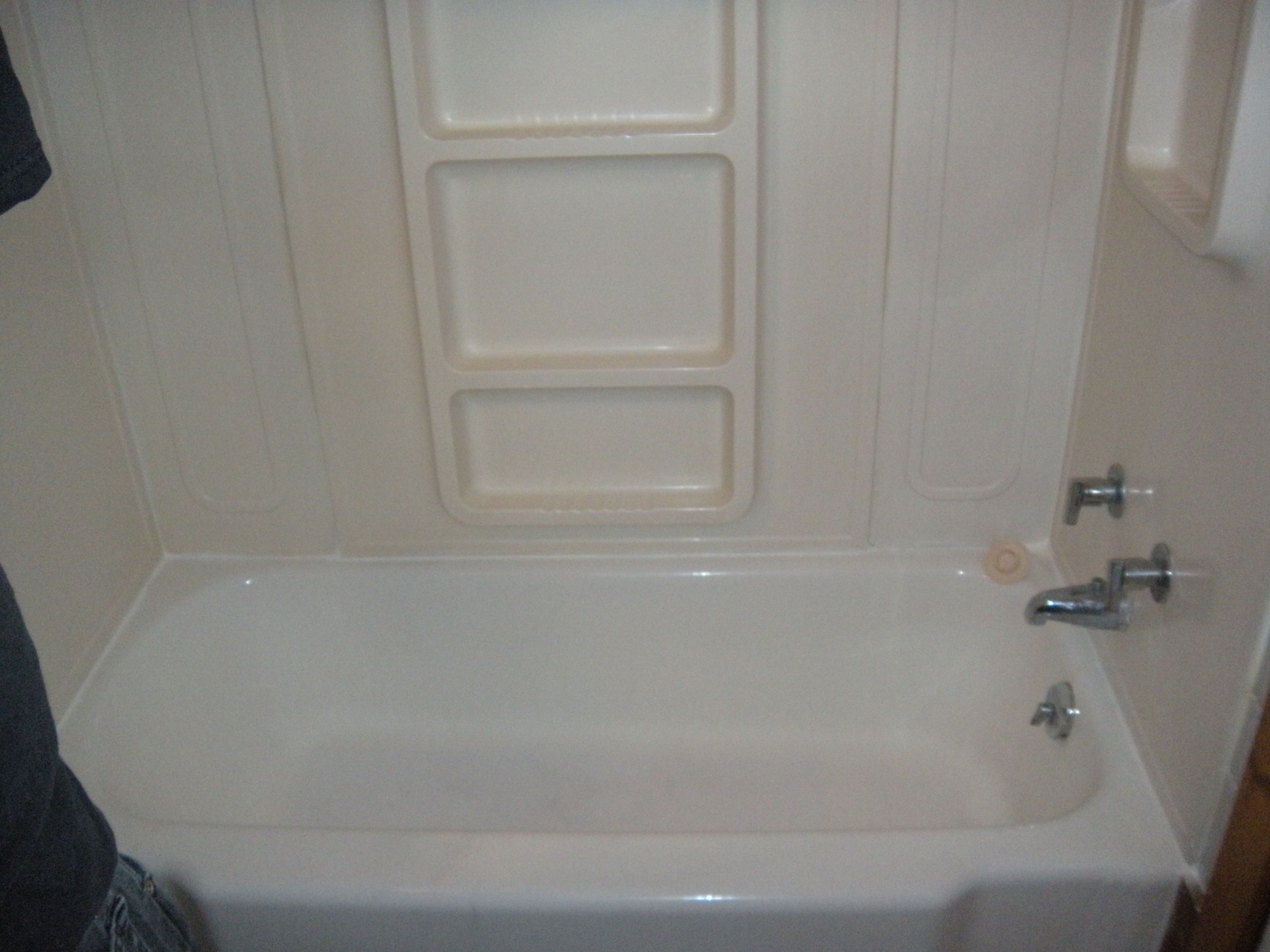 Suite, 1 Bedroom, Kitchenette | Bathroom | Combined shower/tub, hair dryer, towels