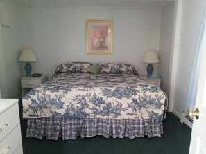 Suite, 1 Bedroom, Kitchenette | Desk, free WiFi