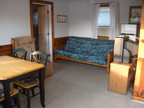 Suite, 1 Bedroom, Kitchenette | Living area