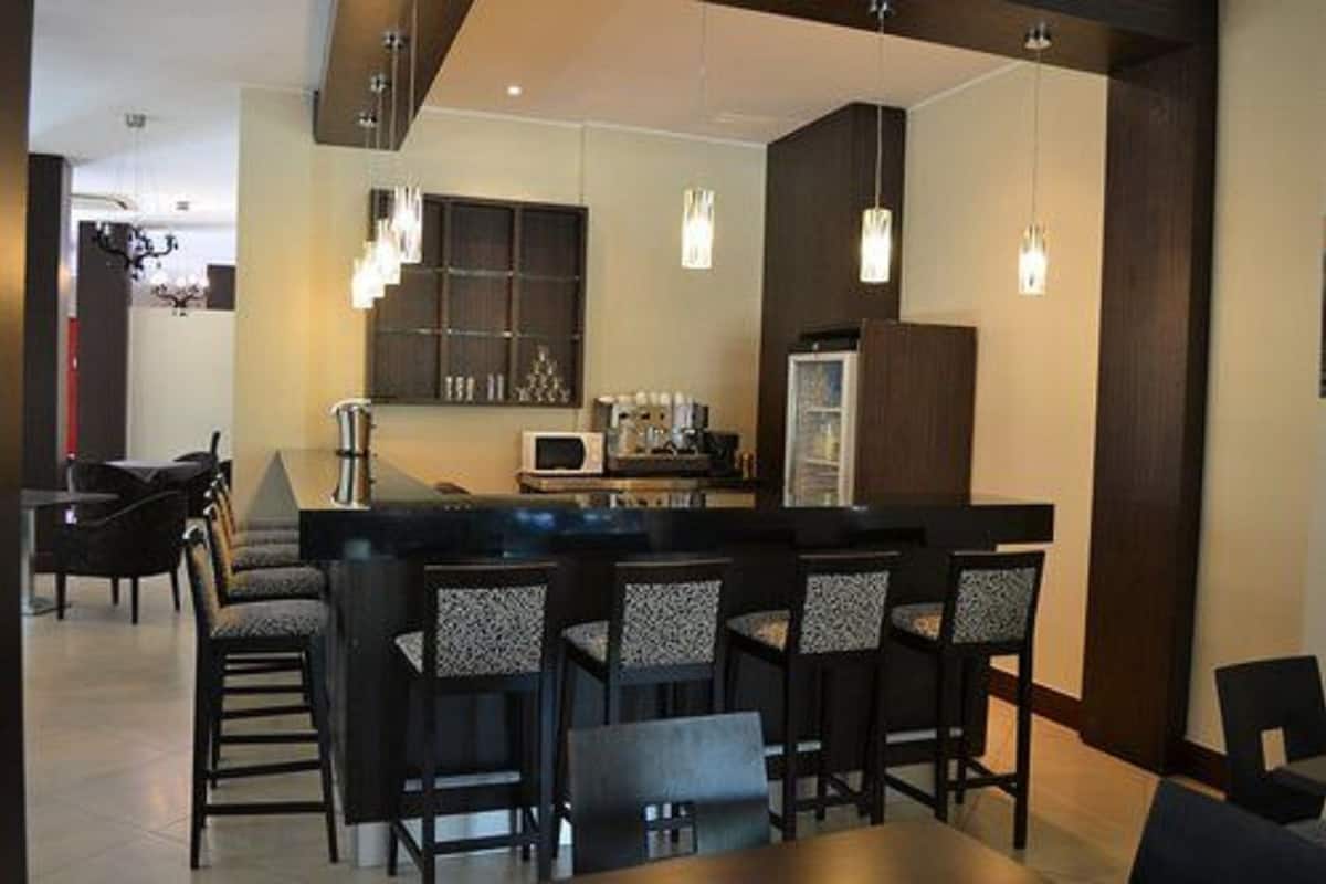 breakfast, lunch, dinner served; mediterranean cuisine