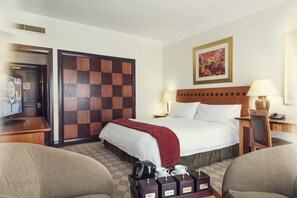 Minibar, in-room safe, desk, free WiFi