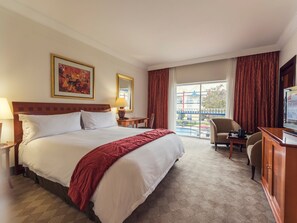 Minibar, Zimmersafe, Schreibtisch, kostenloses WLAN