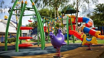 Área de juegos infantiles al aire libre
