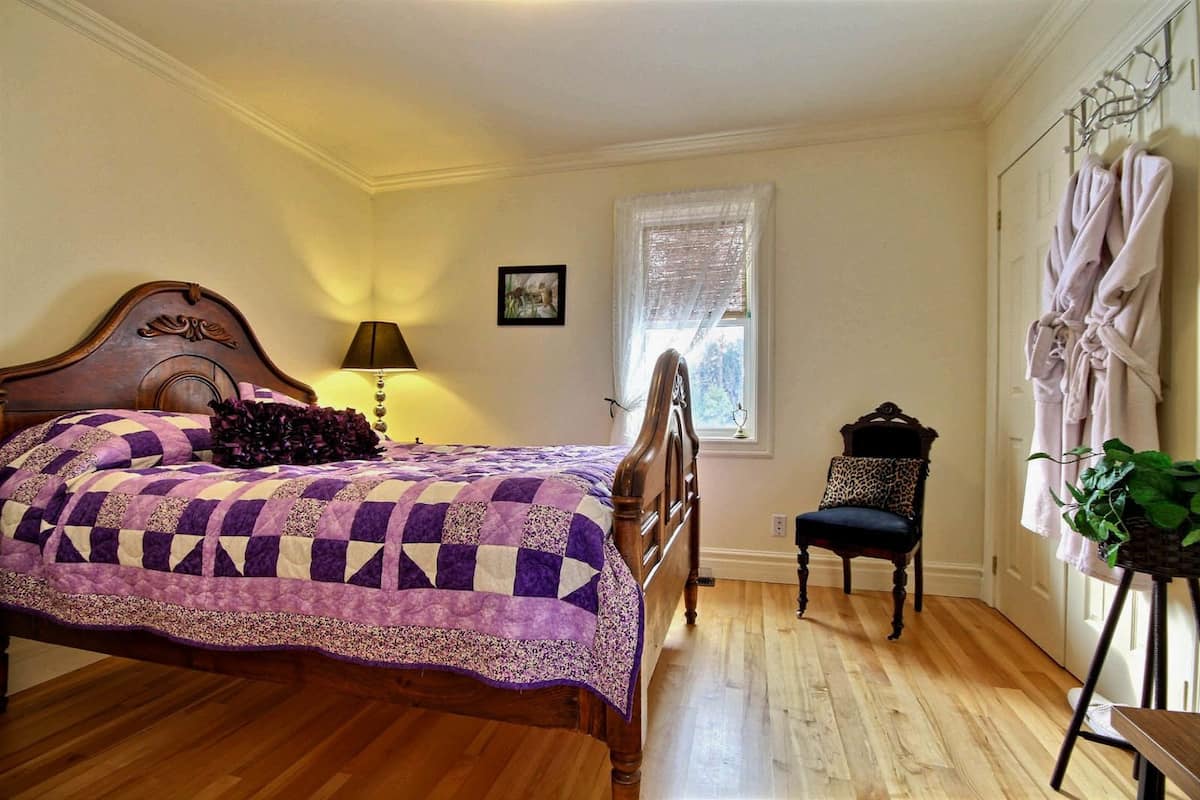 Ropa de cama de alta calidad y cortinas blackout