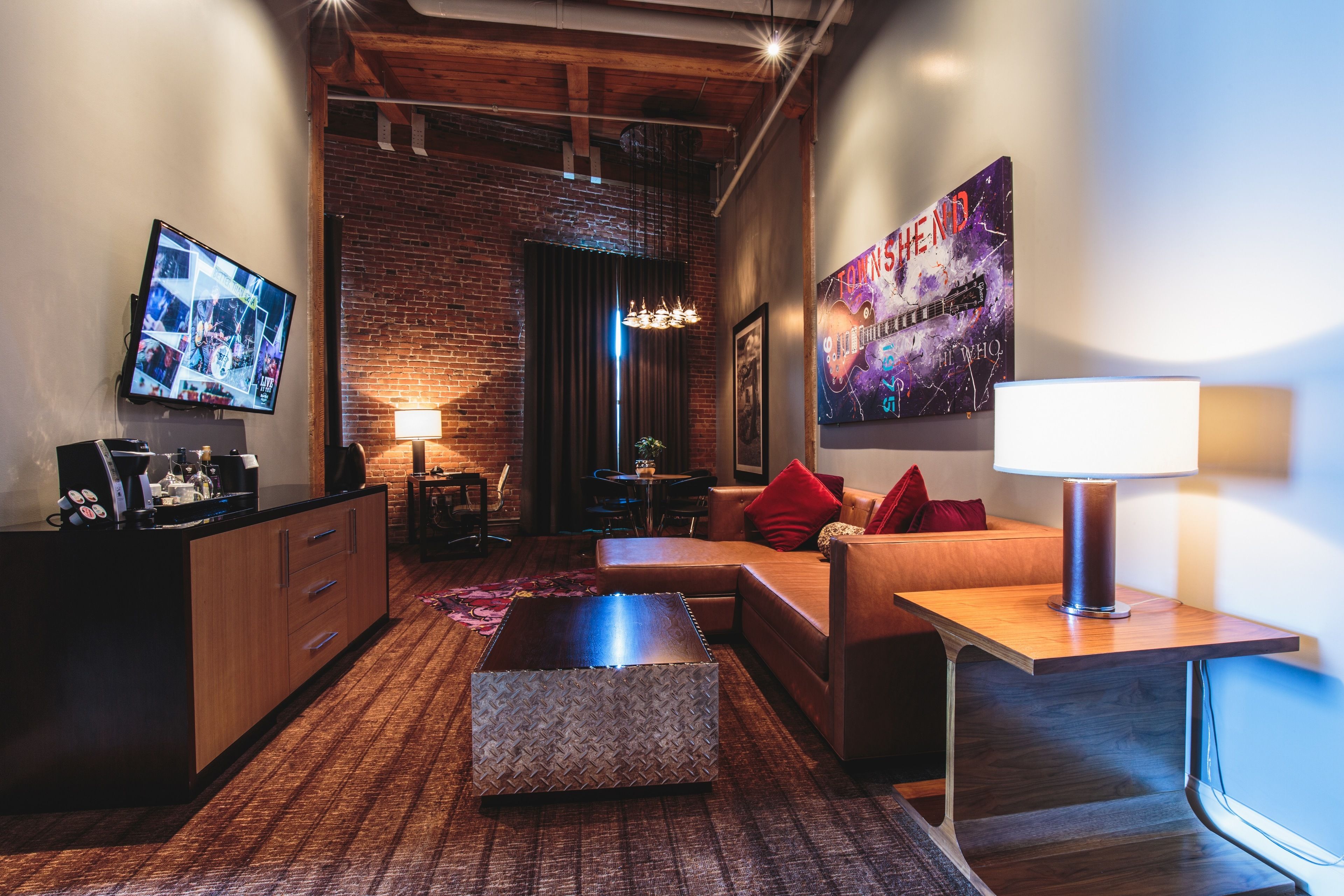 deluxe suite, 1 king bed | living area | 55-inch flat-screen tv with digital channels, tv