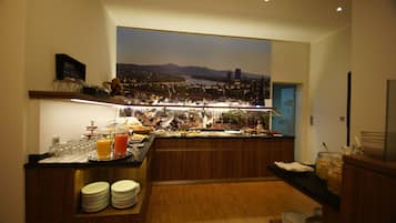 Free daily buffet breakfast