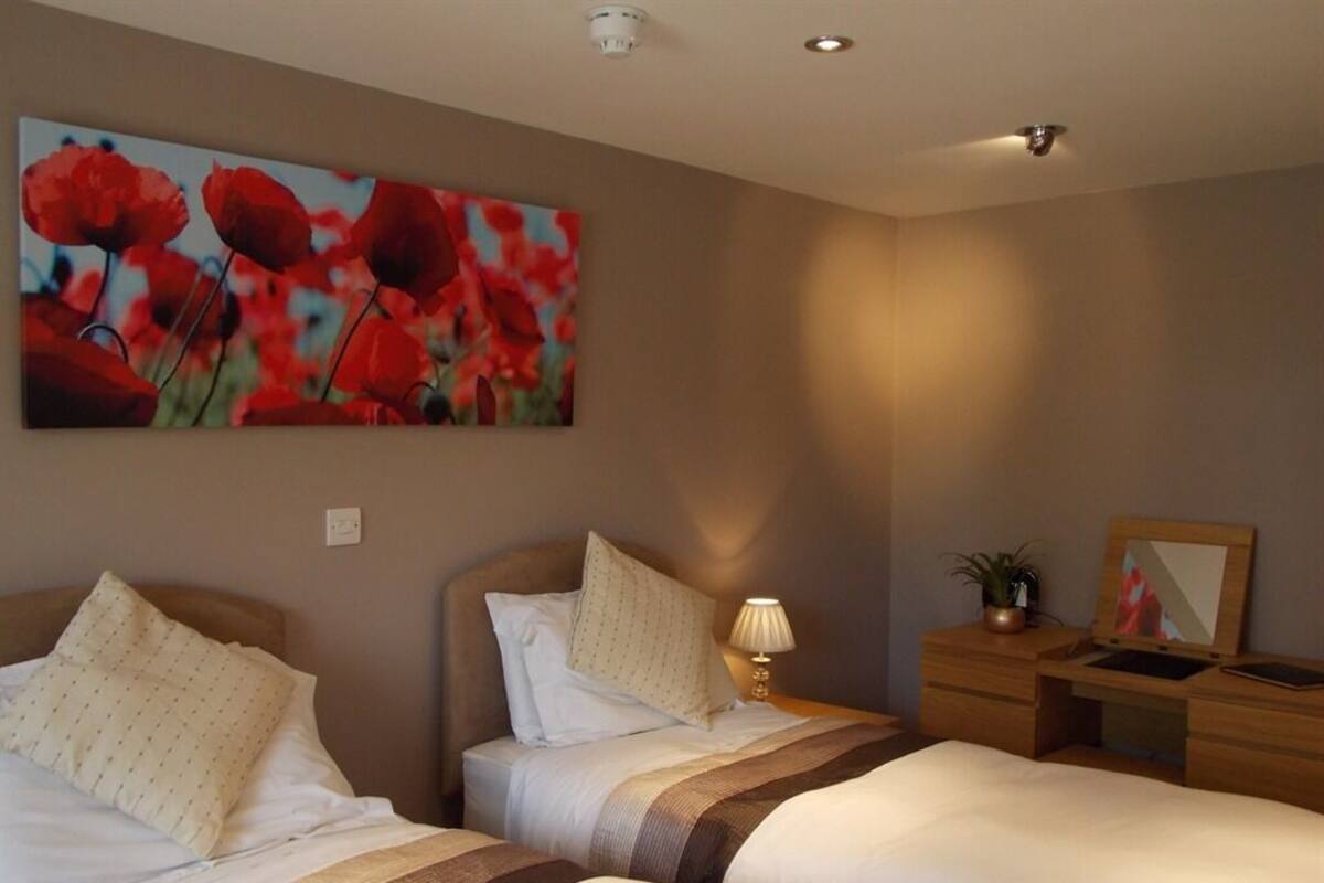 Superior Twin Room, Ensuite (King size bed)