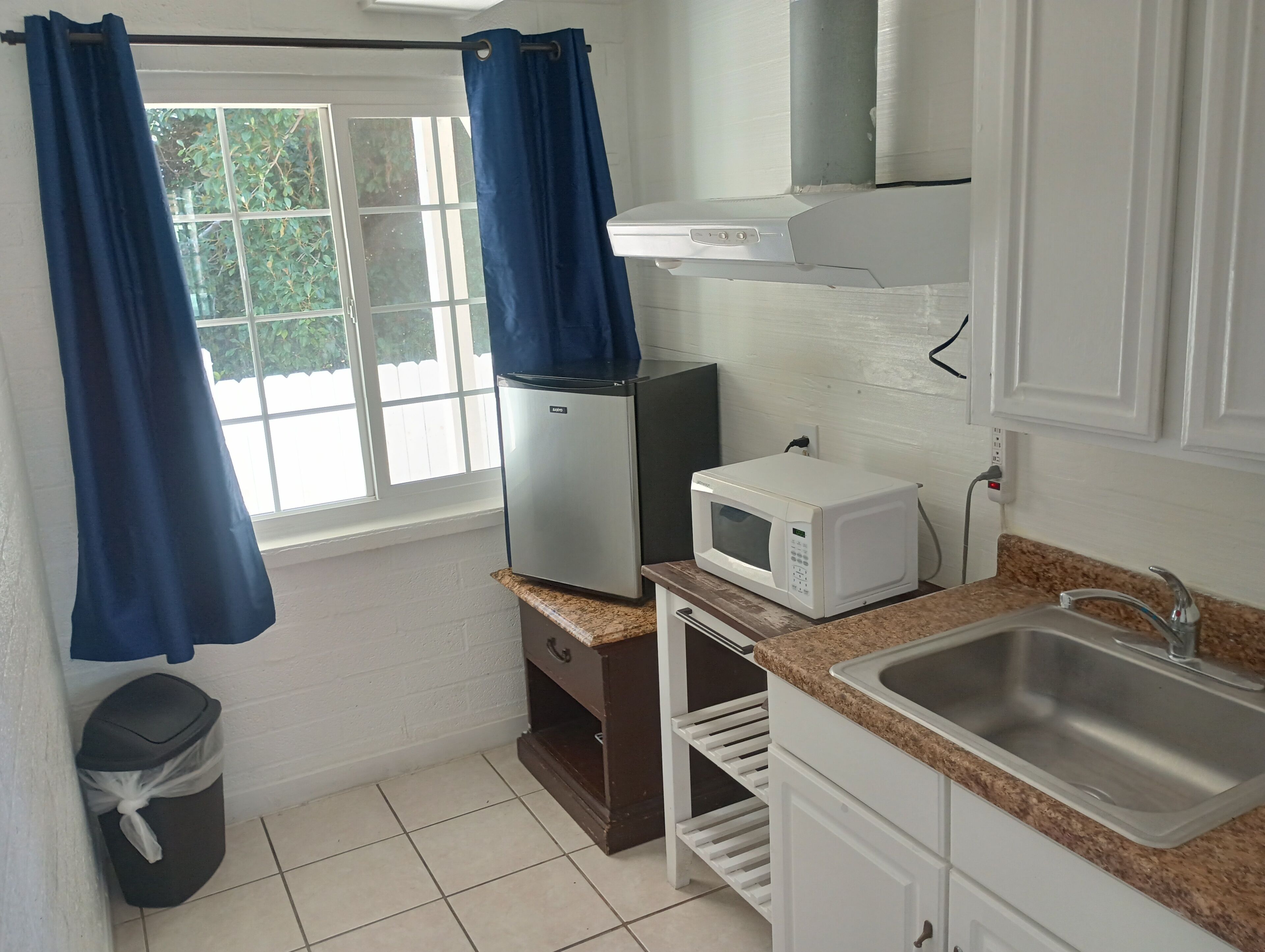 Fridge, microwave, coffee/tea maker