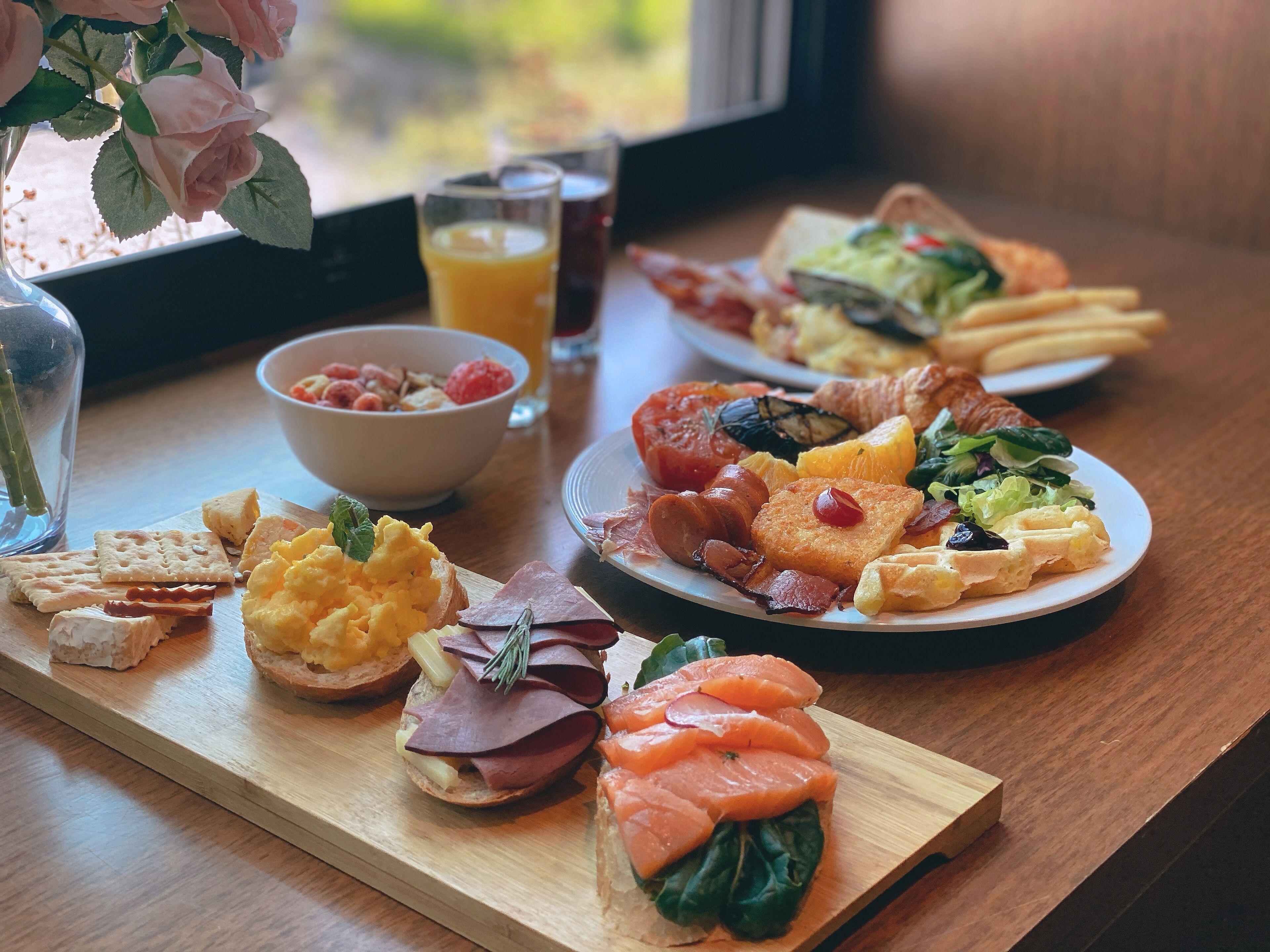 Tägliches Frühstücksbuffet gegen Gebühr