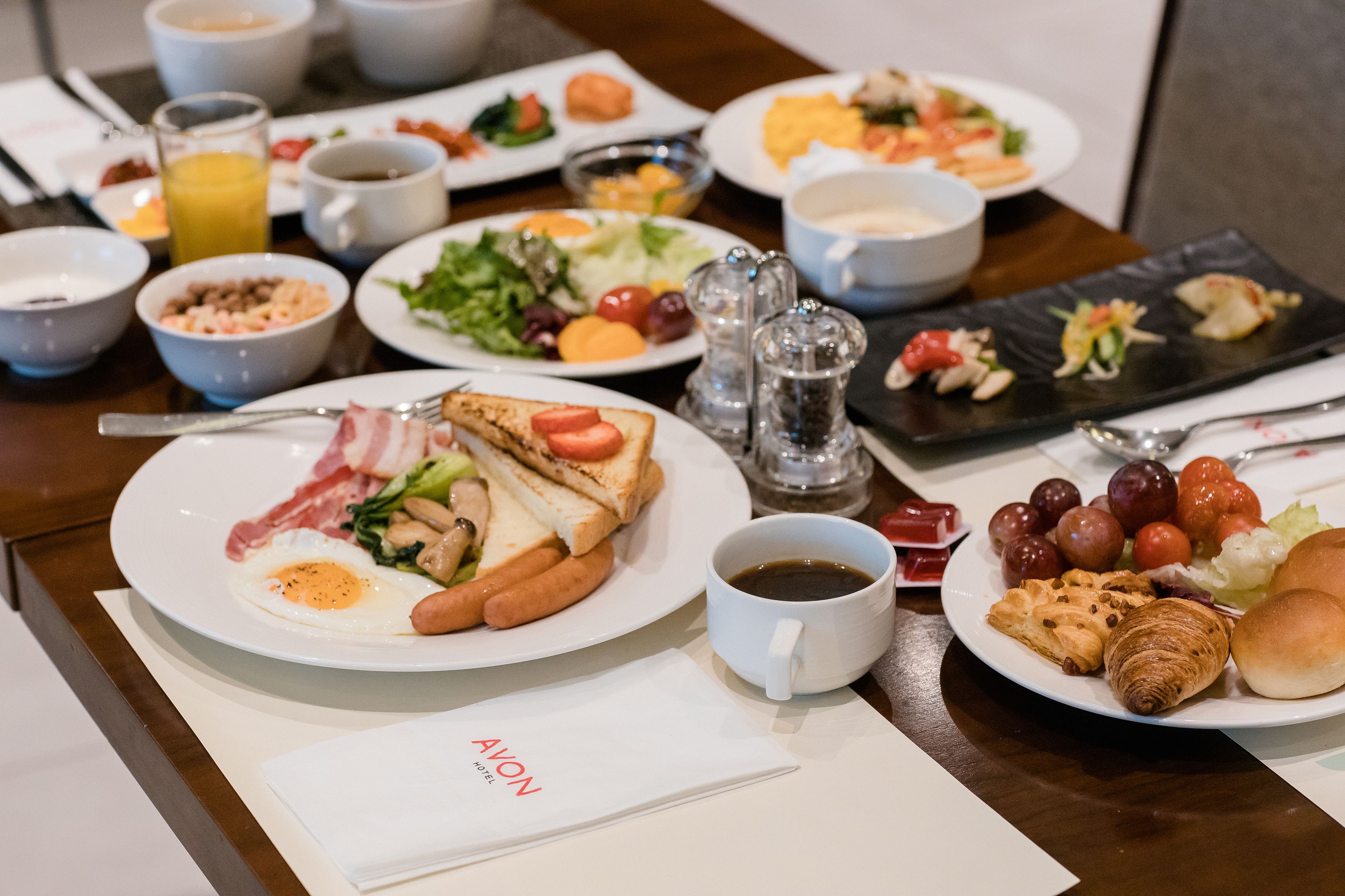 daily buffet breakfast (krw 25000 per person)