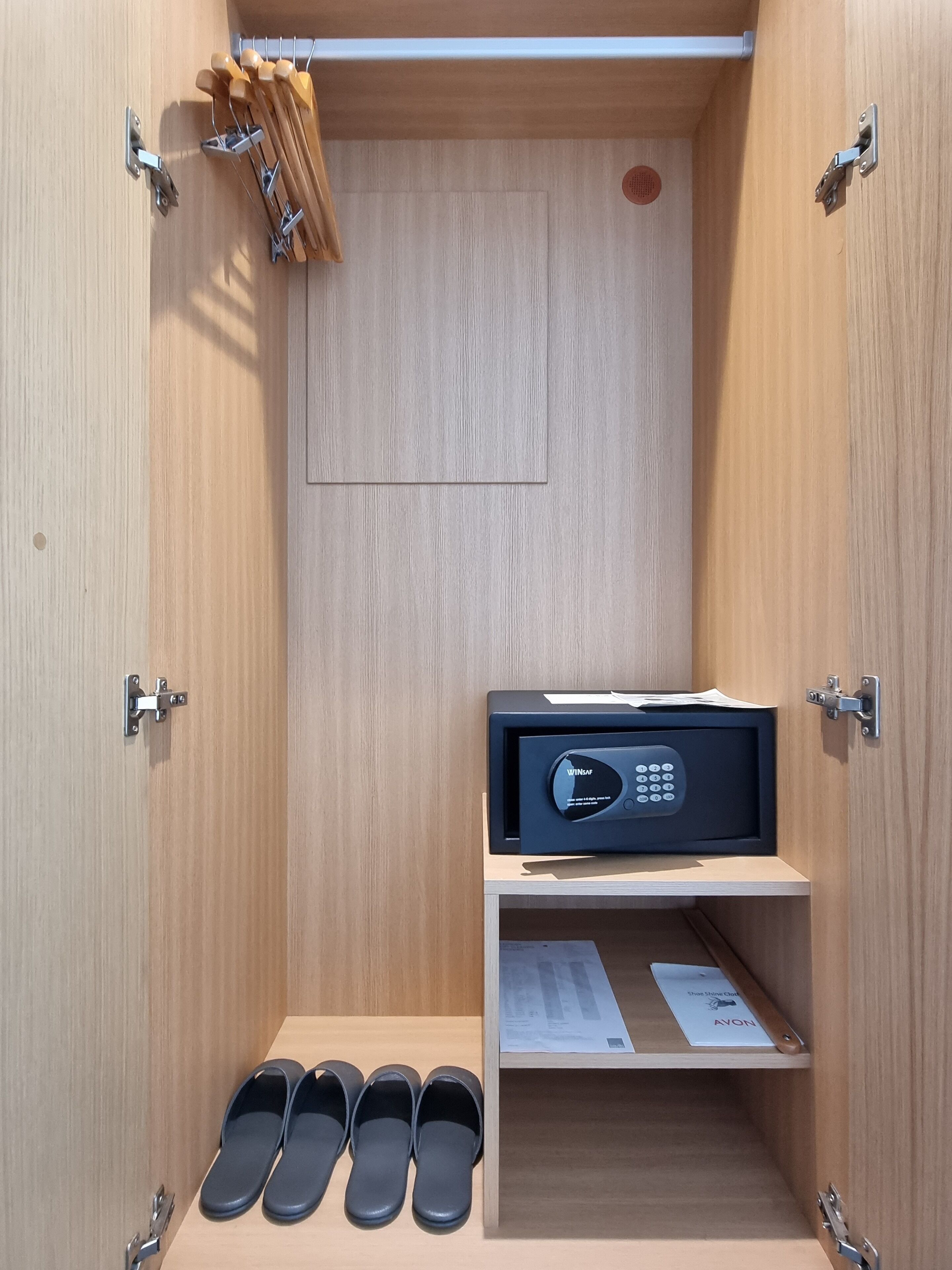 1 bedroom, premium bedding, down duvets, in-room safe