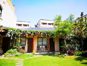 View from property - Bora Bora Bed and Breakfast (Hengchun)