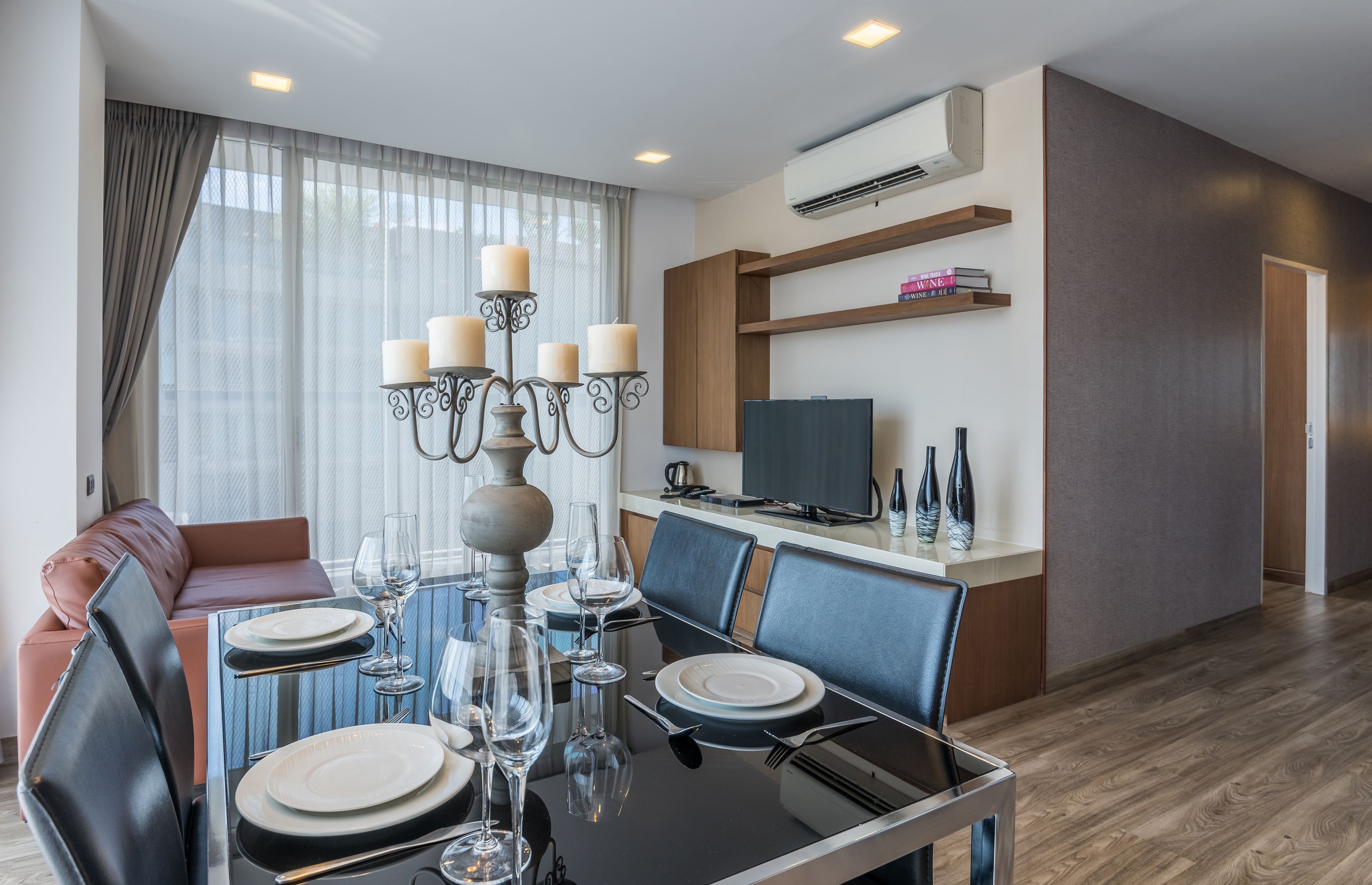 suite, 2 bedrooms | in-room dining