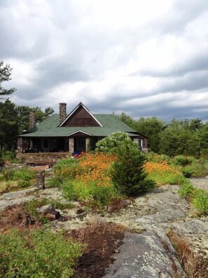 コテージ ベッドルーム (複数) | 1 室のベッドルーム、客室ごとに異なる装飾、客室ごとに異なるインテリア