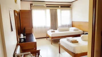 Kamar Standar | Meja kerja, setrika/meja setrika, dan Wi-Fi gratis