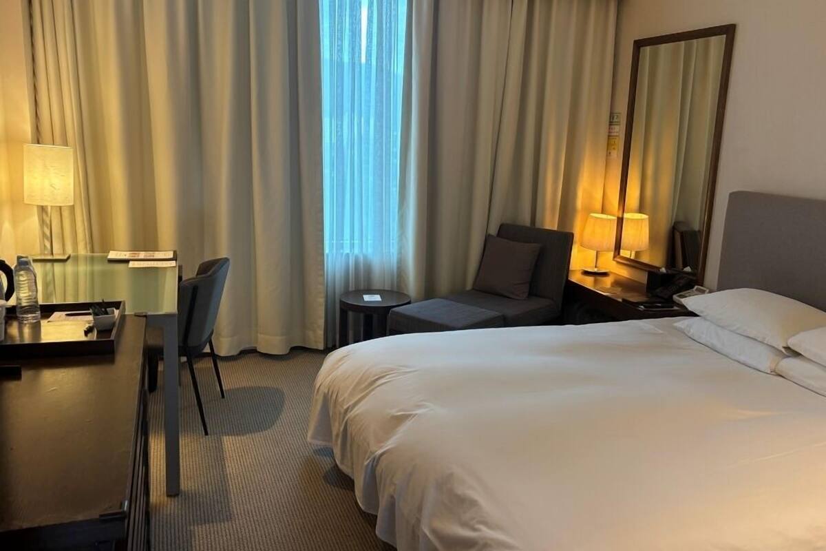 [Lobby Floor] Accessible Standard Room | Down comforters, minibar (free items), in-room safe, desk