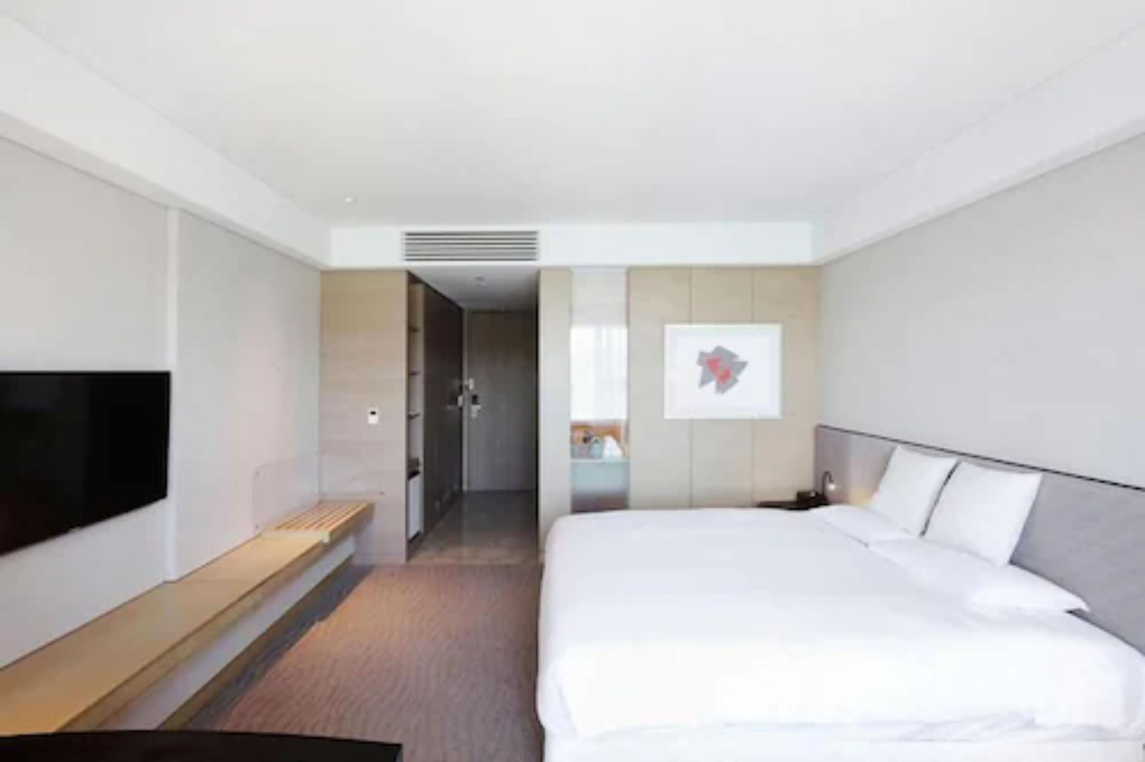 down duvets, minibar, in-room safe, desk