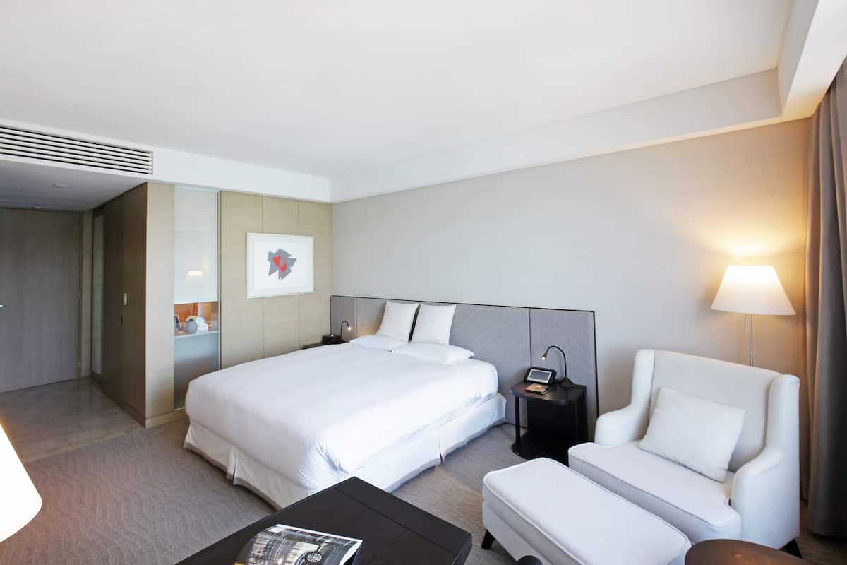 Couette en duvet d'oie, minibar, coffres-forts dans les chambres, bureau