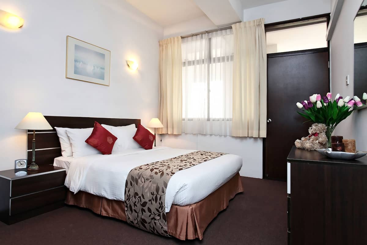 Superior Apartment, 3 Bedrooms | Down comforters, in-room safe, desk, iron/ironing board