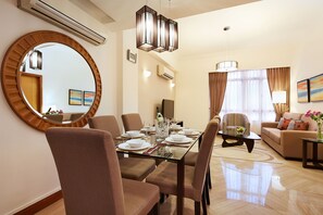 3 Bedroom (Breakfast on weekdays only except P.H) | 客房内用餐