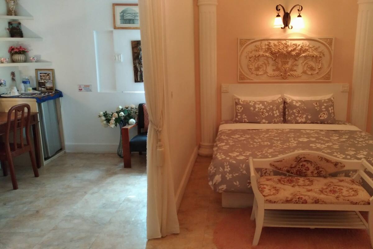 Chambre Double Royale, 1 grand lit, baignoire