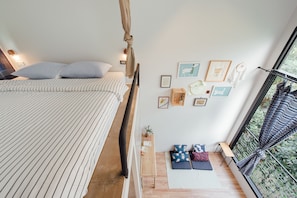 Private room double bed with bathroom