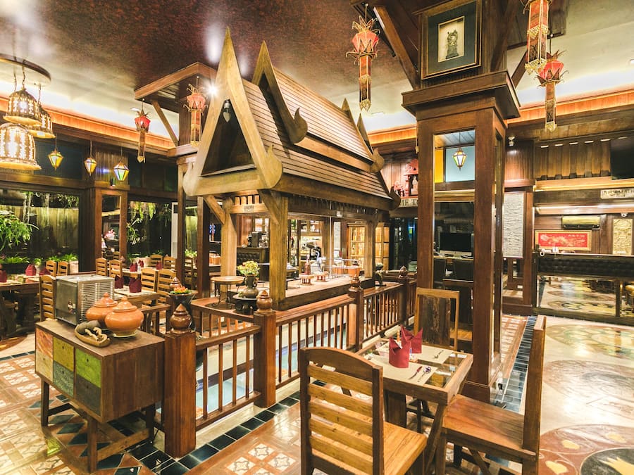 Breakfast, lunch, dinner served; international cuisine