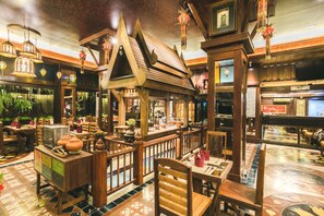 Frühstück, Mittagessen, Abendessen, internationale Küche 