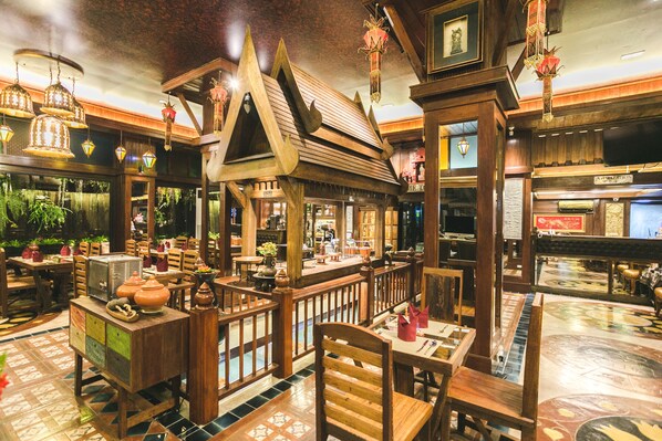 Breakfast, lunch, dinner served; international cuisine - Namton Boutique Hotel (Chiang Mai)