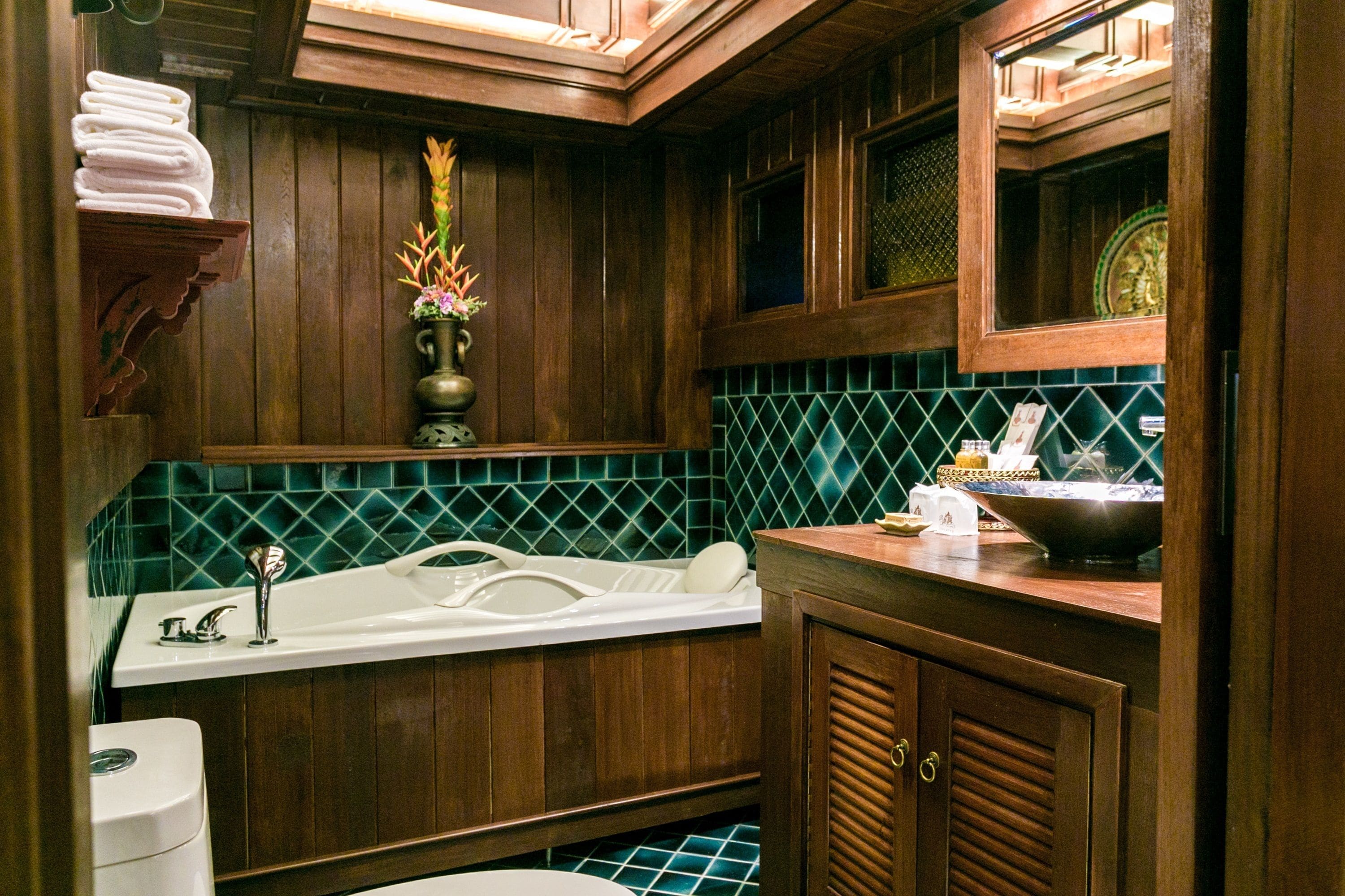 namton deluxe with bathtub | bathroom | free toiletries, hair dryer, bathrobes, slippers