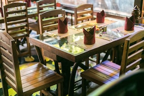 Se sirven desayunos, almuerzos, cenas y brunch