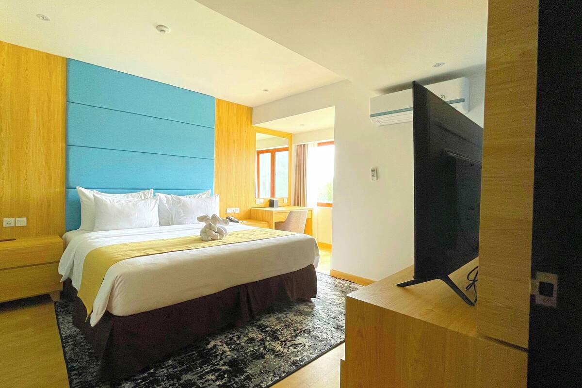 Family Suite | In-room safe, laptop workspace, soundproofing, free cots/infant beds