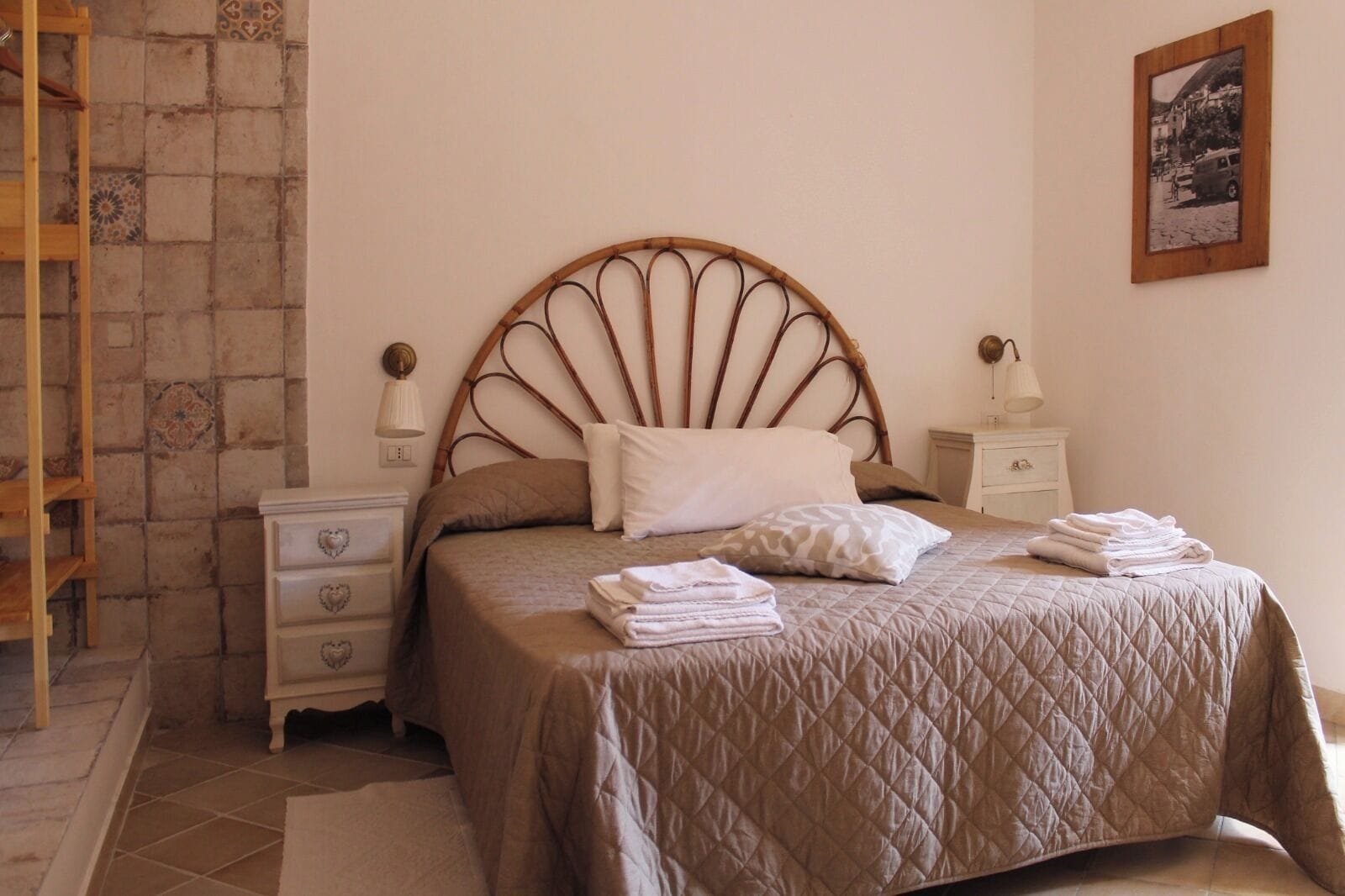 Standard Studio, 1 Double Bed, Courtyard View, Annex Building | Minibar, iron/ironing board, bed sheets