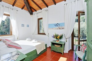 Down duvets, desk, free WiFi - Agriturismo Pimpinnacolo (Monte Argentario)