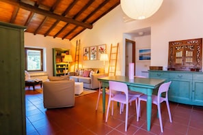 Apartment, 2 Schlafzimmer | Wohnbereich