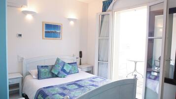 Standard dubbelrum | Skrivbord, ljudisolering, gratis barnsÀngar och extrasÀngar