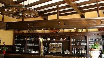 Bar (trong khuôn viên)