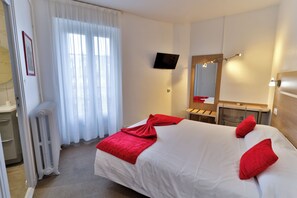 Chambre Double Standard, non-fumeurs, salle de bains privée | Literie de qualité supérieure, bureau, chambres insonorisées