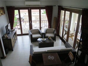 Suite ( T3 ) | Salle de séjour | Télévision à écran plat